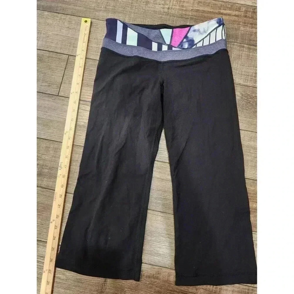 Lululemon Leggings Womens 6 Black Cropped Capri Pants Yoga Athletic Athleisure - Picture 1 of 7